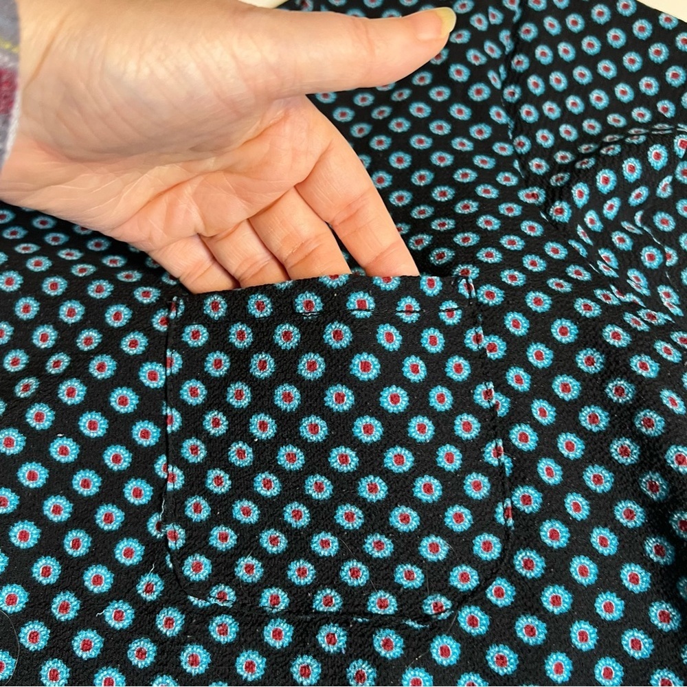 Lily White Black and Blue Geometric Blouse - Picture 4 of 9